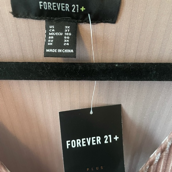 Mauve velour wrap top. 3x - Picture 3 of 4